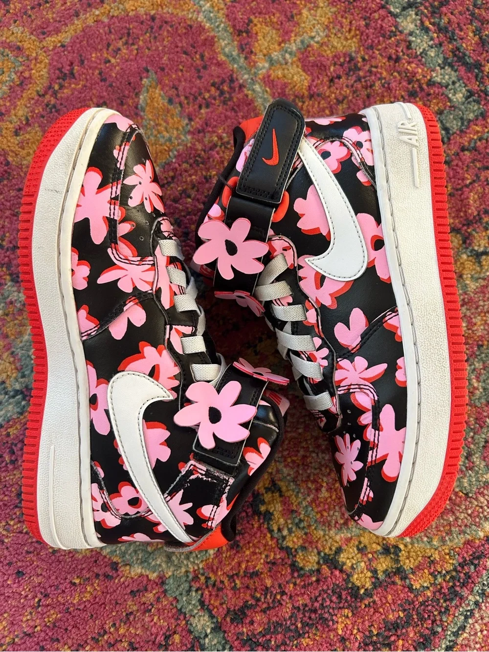 Nike | Girl’s Black/Pink Floral ‘Flower Power’ Air Force 1 Mid Top Sneakers 2Y - Picture 7 of 16